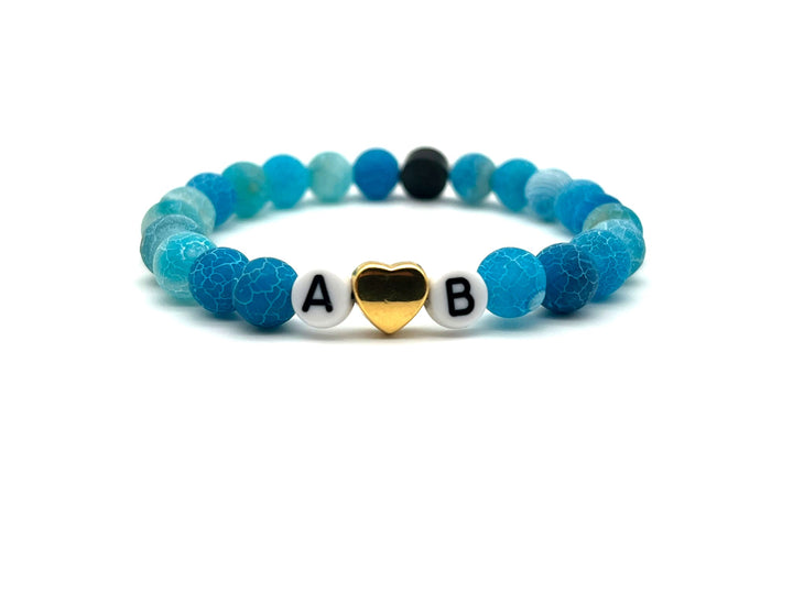 Partnerarmband Chalcedon blau Buchstabe weiss Herz - Bracelettery