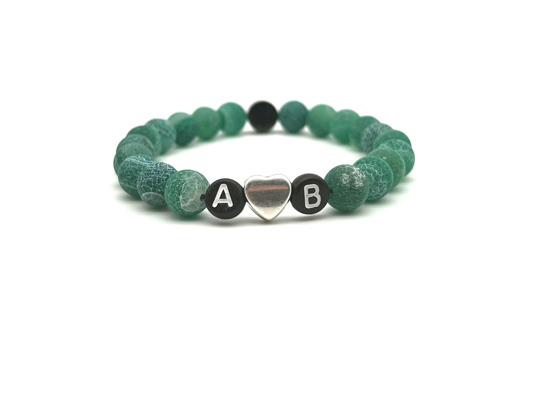 Partnerarmband Chalcedon grün Buchstabe schwarz Herz - Bracelettery